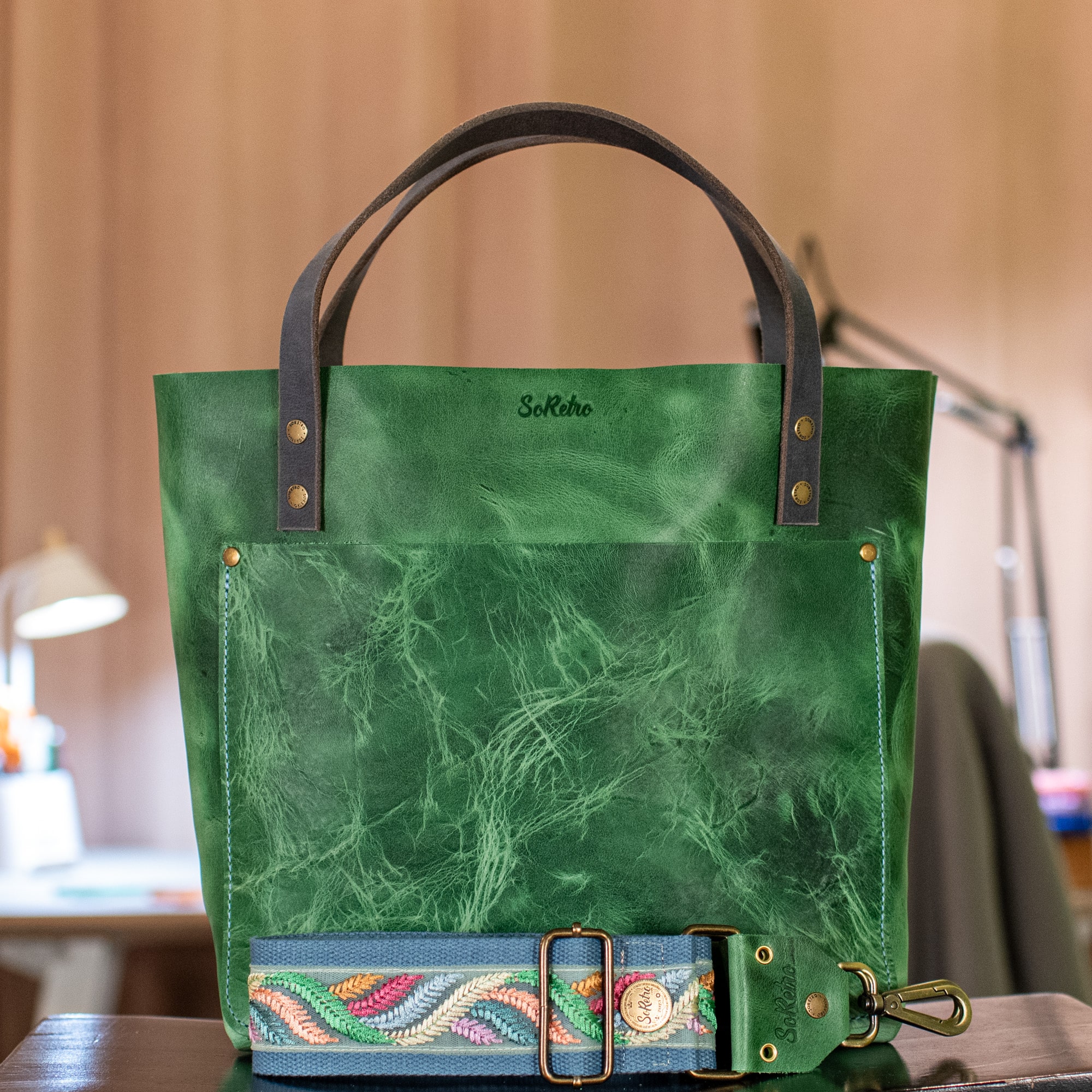 SoRetro Especial Perfect FYG Leather Crossbody Tote Cucumber