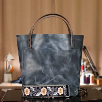 SoRetro Especial Reservo Perfect FYG Leather Crossbody Tote – Concrete Conspiracy with Exclusivo Pepper Beach Vintage Steel on Light Gray Cotton Webbing – Gunmetal Hardware