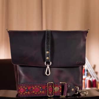 Boss Battle - SoRetro Verdura Perfect Traveler FYG Leather Crossbody Tote – Lampone Nero with Carnelian Bay on Dark Plum Cotton Webbing – Bronze Hardware
