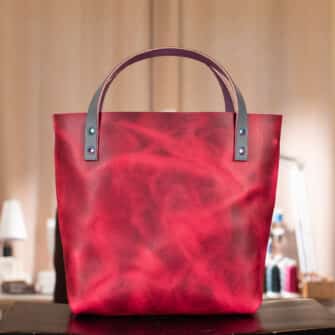 Alternative view of SoRetro Verdura Perfect FYG Leather Crossbody Tote – Tramonto Diablo with Limited McGregor Gardens Fuchsia on Simply SoRetro Sandstone Webbing – Chromalusion Hardware